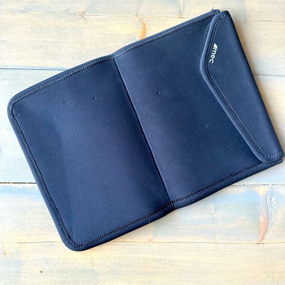 MEC Laptop Case - Picture 1 of 2